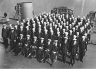 LST 793 Crew (11883 bytes)